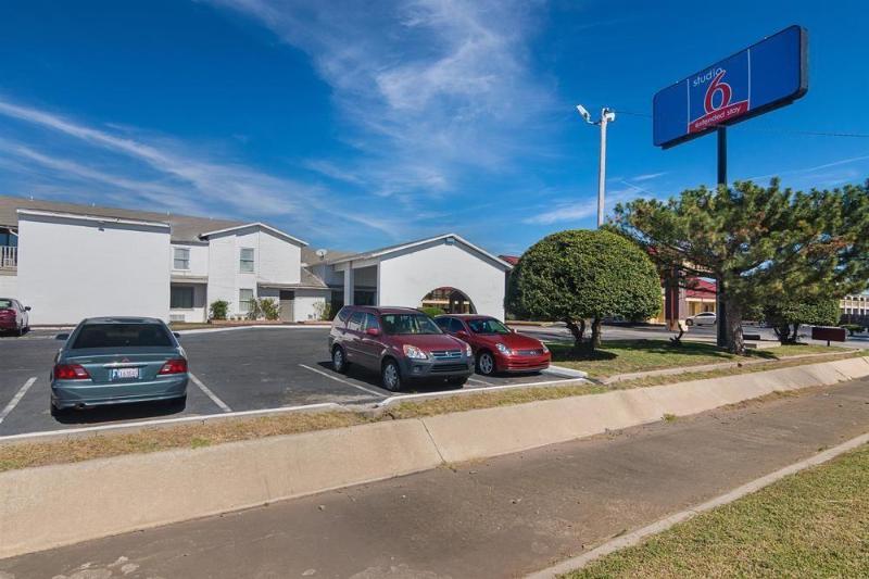 Studio Inn Extended Stay Oklahoma City Airport By Oyo Экстерьер фото