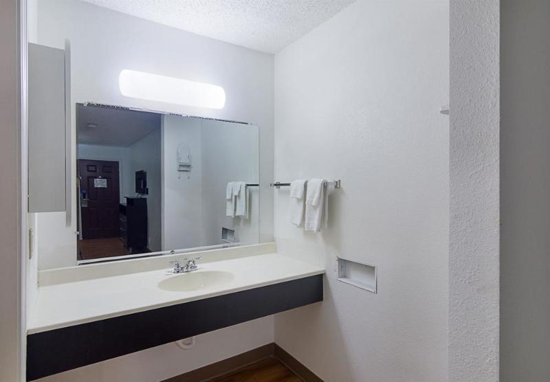 Studio Inn Extended Stay Oklahoma City Airport By Oyo Экстерьер фото