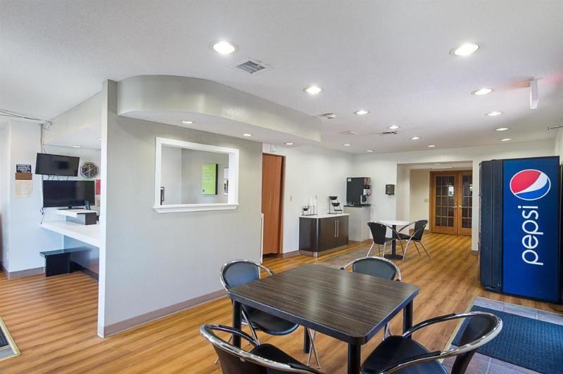 Studio Inn Extended Stay Oklahoma City Airport By Oyo Экстерьер фото