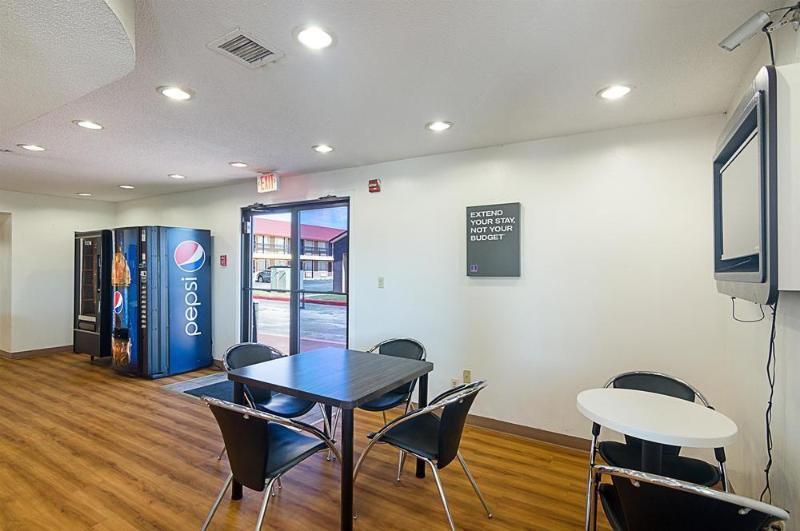 Studio Inn Extended Stay Oklahoma City Airport By Oyo Экстерьер фото